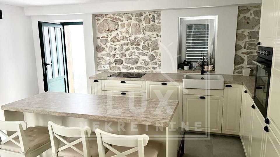 Newly renovated stone house, two-story, Veli Iž, for sale