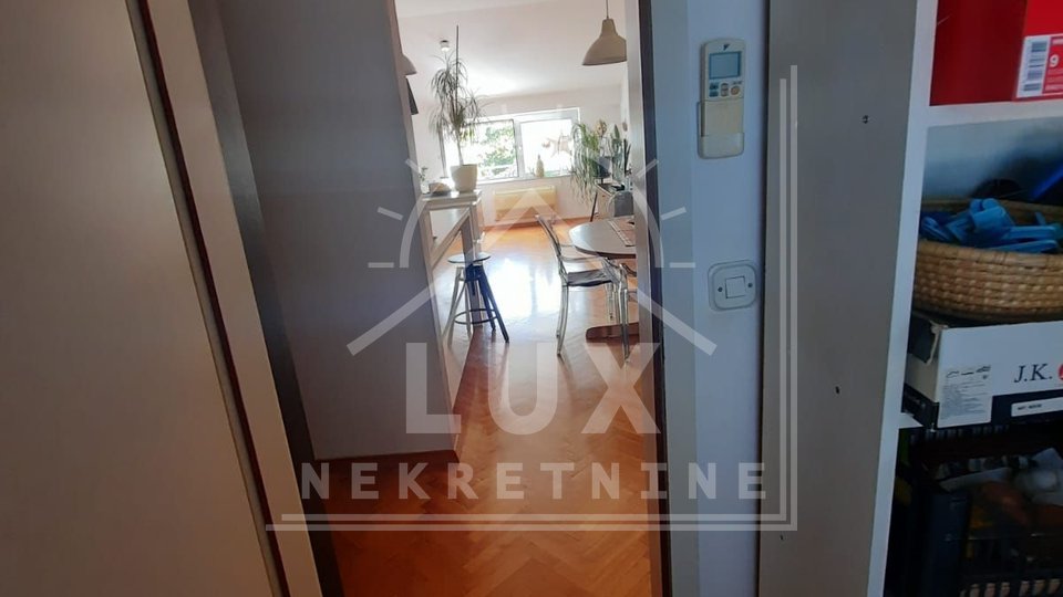 Apartment in a newer building, three bedrooms, Zadar, Poluotok, for sale