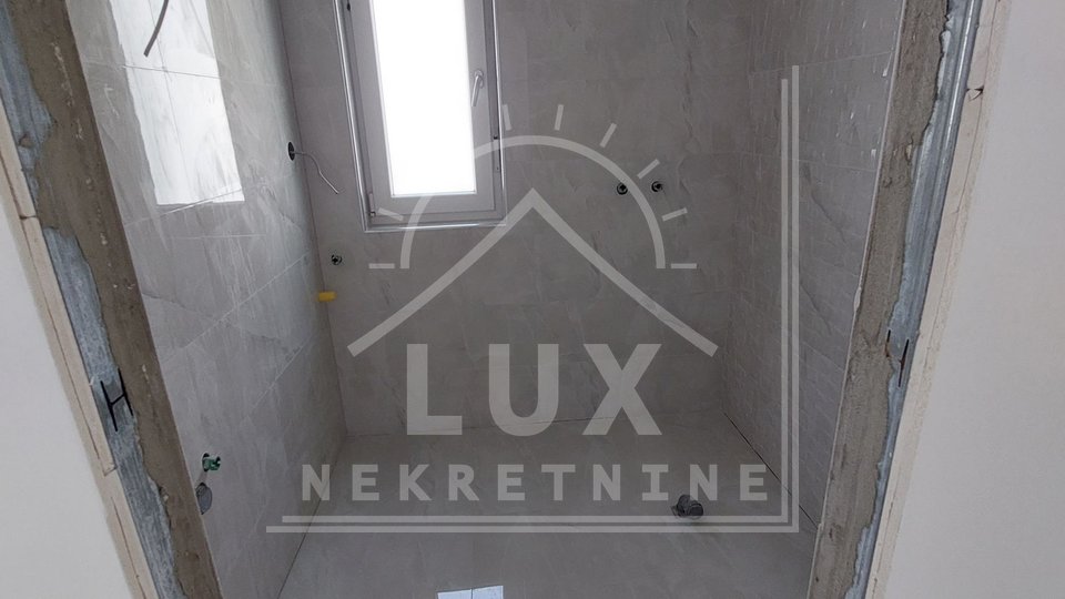 Detached house, two-storey, with 4 residential units, Zadar, Diklovac, new construction