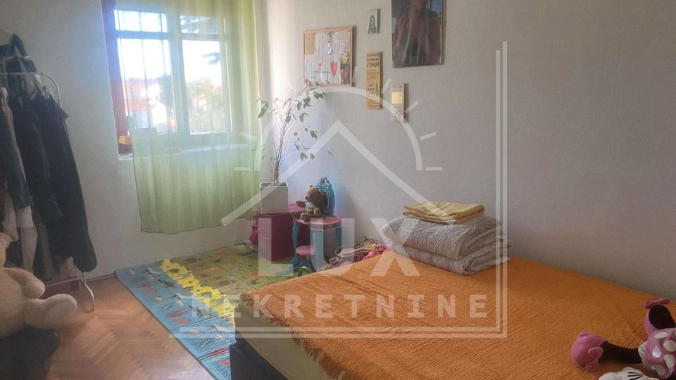 Kleine Wohnung mit drei Schlafzimmern, Zadar, Relja, in der Nähe von Kolovare