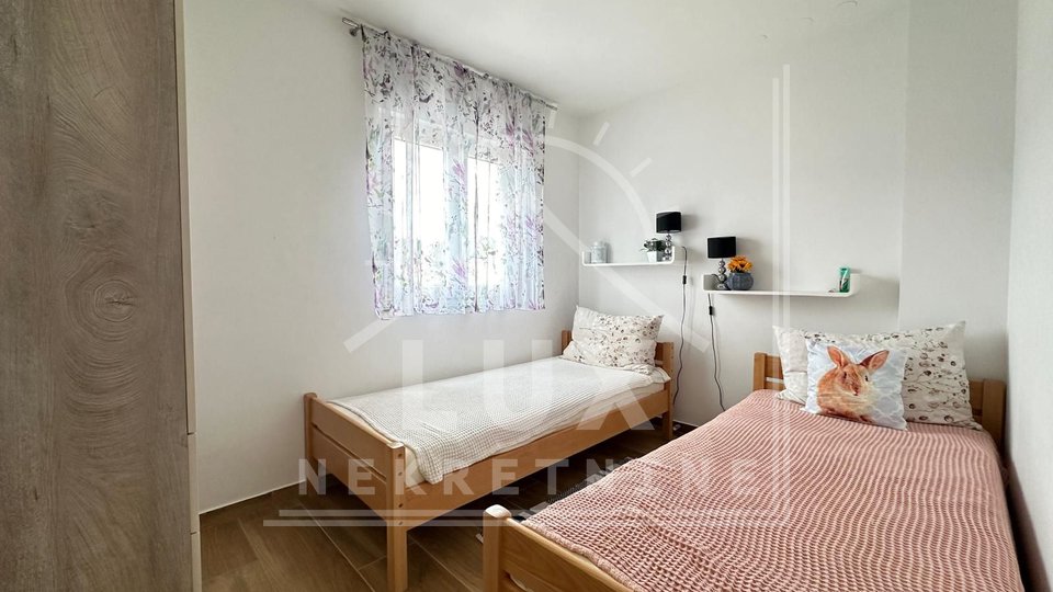 Zweistöckige Wohnung, drei Schlafzimmer, Insel Pašman, Kraj, zu verkaufen
