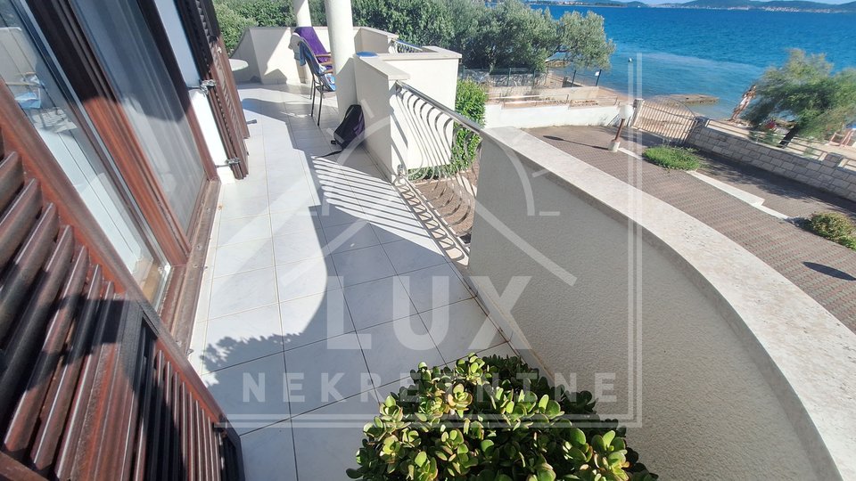 Detached house, two-story building with garage, Zadar (Diklo) FIRST ROW TO THE SEA