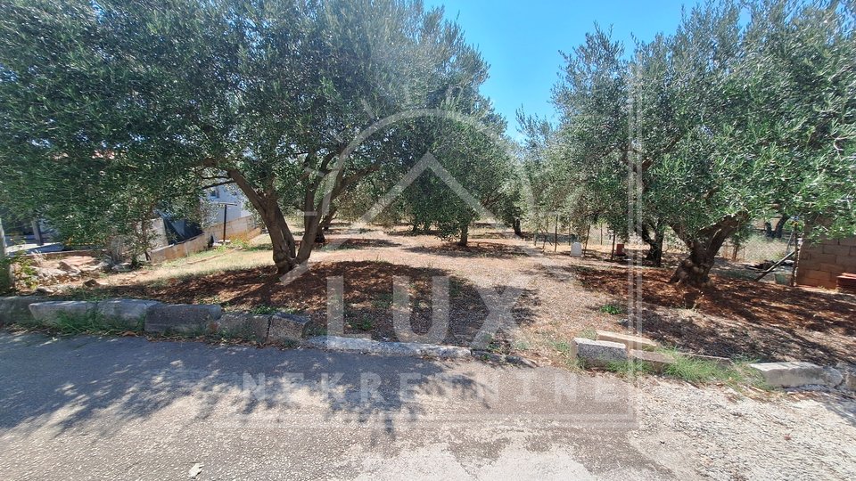 Building plot 1180 m2, Bibinje near Zadar, 250 meters from the sea