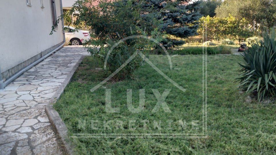 Detached house, two-story building, pov. 260 m2, Podgradina near Novigrad