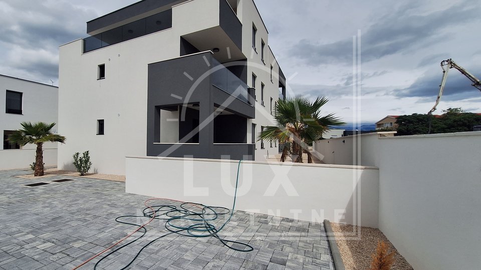 Two-room apartment on the ground floor with a garden, UNFURNISHED, Vrsi (Mulo), NEWLY BUILT