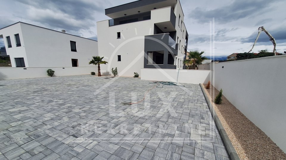 Two-room apartment on the ground floor with a garden, UNFURNISHED, Vrsi (Mulo), NEWLY BUILT