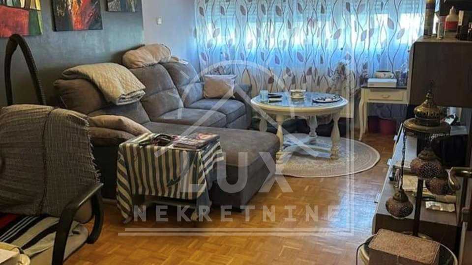 Komfortable Zweizimmerwohnung 77 m2, Zadar (Voštarnica) TOLLE LAGE