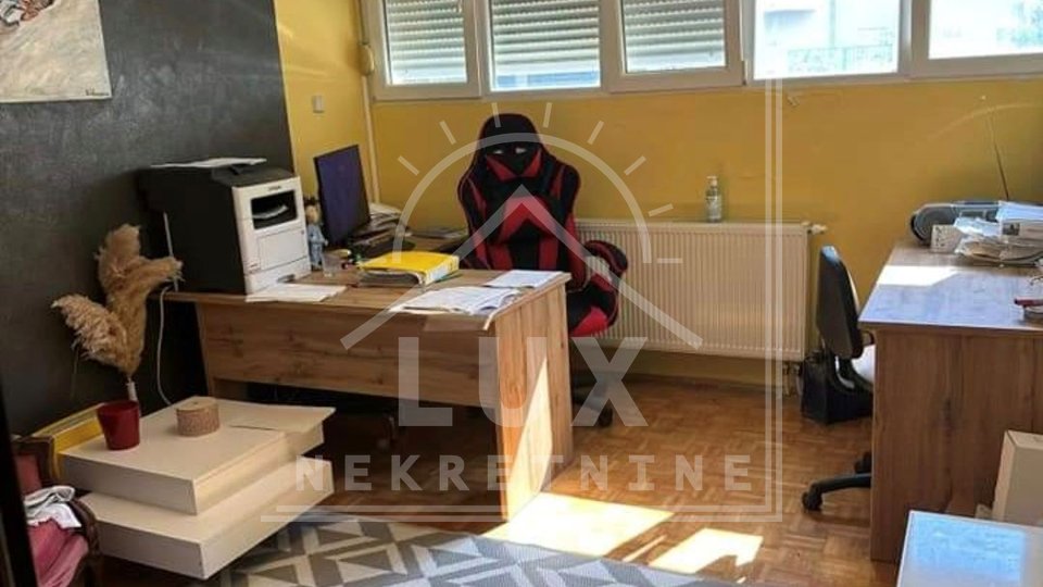 Komfortable Zweizimmerwohnung 77 m2, Zadar (Voštarnica) TOLLE LAGE