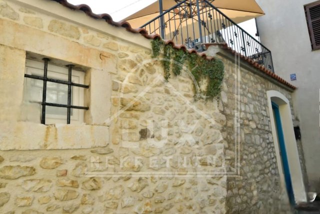 Stone house, storey, Zadar (Diklo), 50 meters from the sea