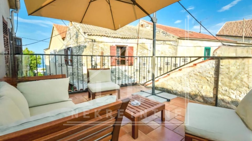 Stone house, storey, Zadar (Diklo), 50 meters from the sea