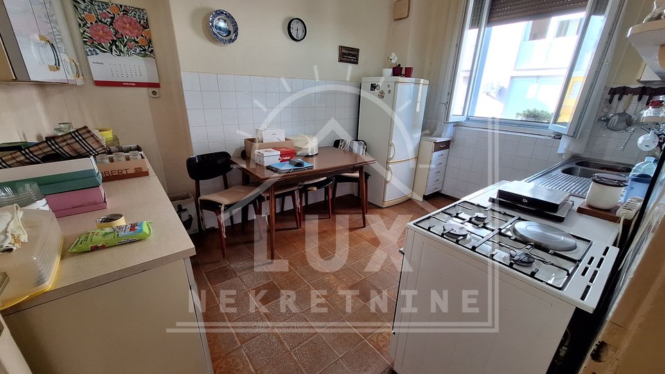 Two-room apartment in a great location, Zadar (Voštarnica)