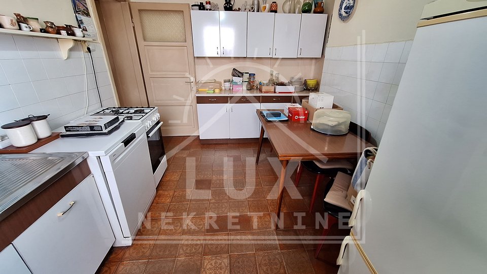 Two-room apartment in a great location, Zadar (Voštarnica)