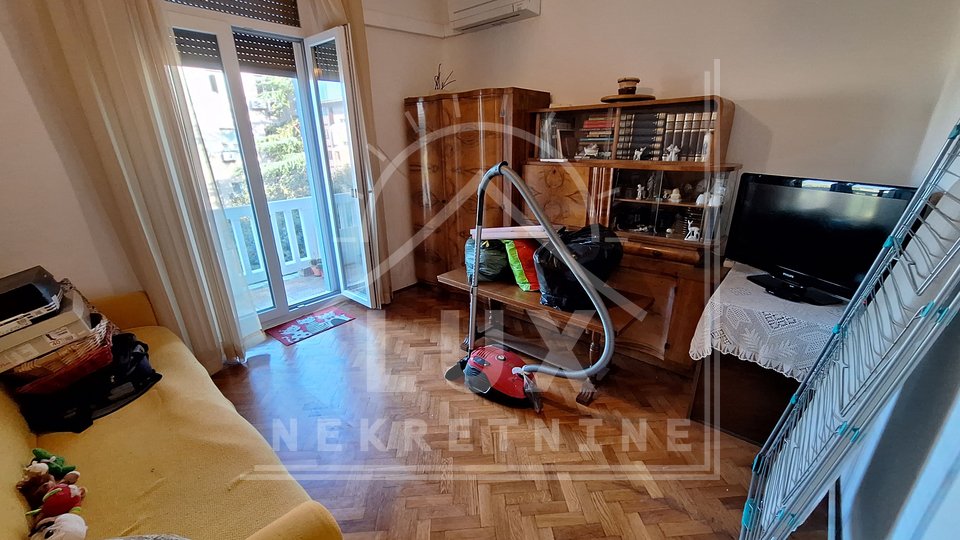 Two-room apartment in a great location, Zadar (Voštarnica)