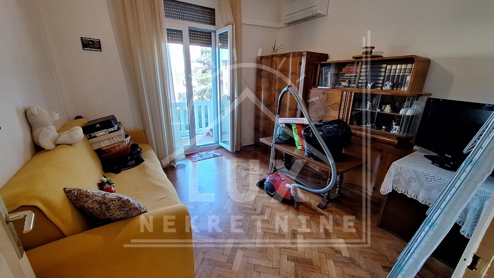 Two-room apartment in a great location, Zadar (Voštarnica)