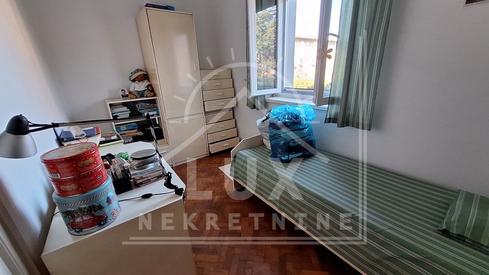 Two-room apartment in a great location, Zadar (Voštarnica)