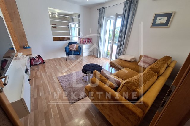 Comfortable one-bedroom apartment in a top location, Zadar (Voštarnica)