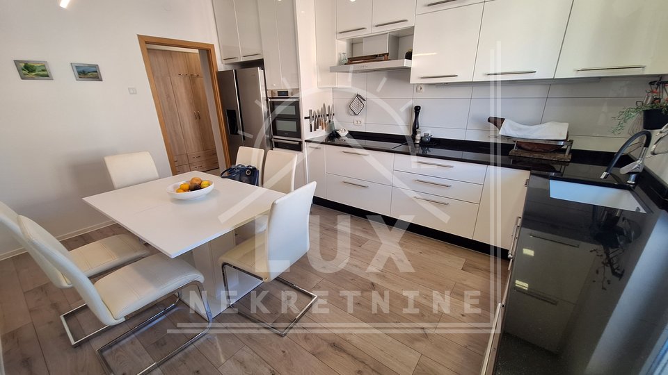 Comfortable one-bedroom apartment in a top location, Zadar (Voštarnica)