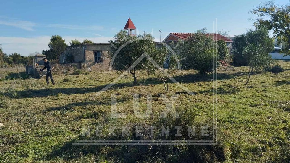 Building plot of regular shape, district 500 m2, Debeljak near Zadar