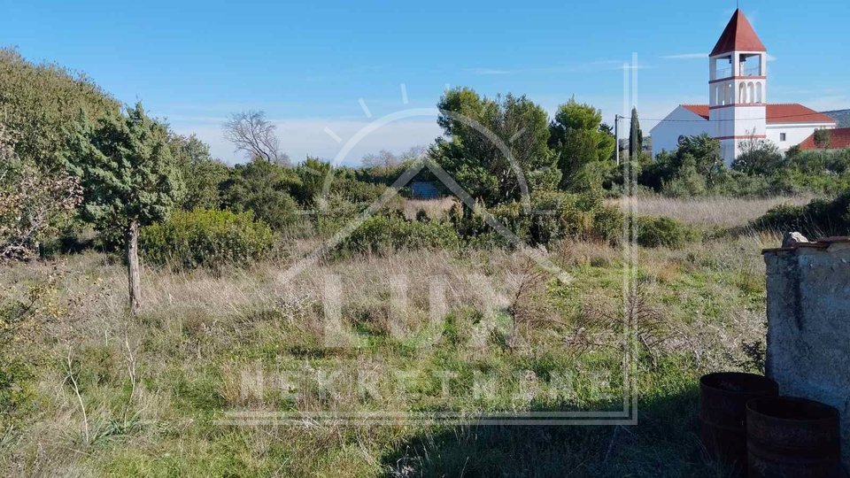 Building plot of regular shape, district 500 m2, Debeljak near Zadar