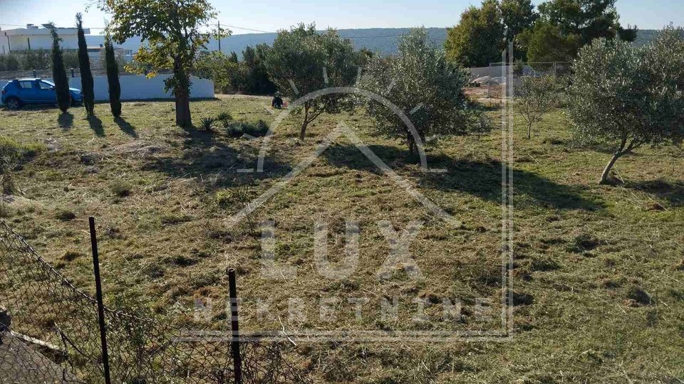 Building plot of regular shape, district 500 m2, Debeljak near Zadar