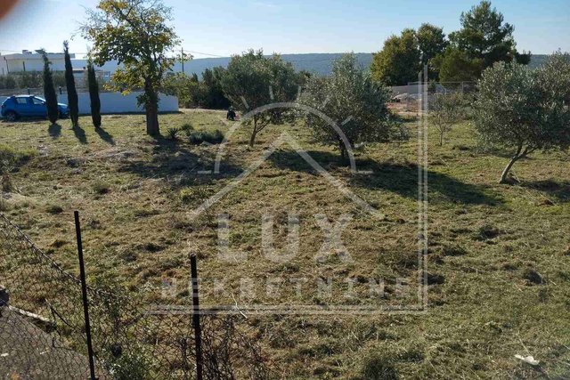 Building plot area 746 m2, Debeljak near Zadar