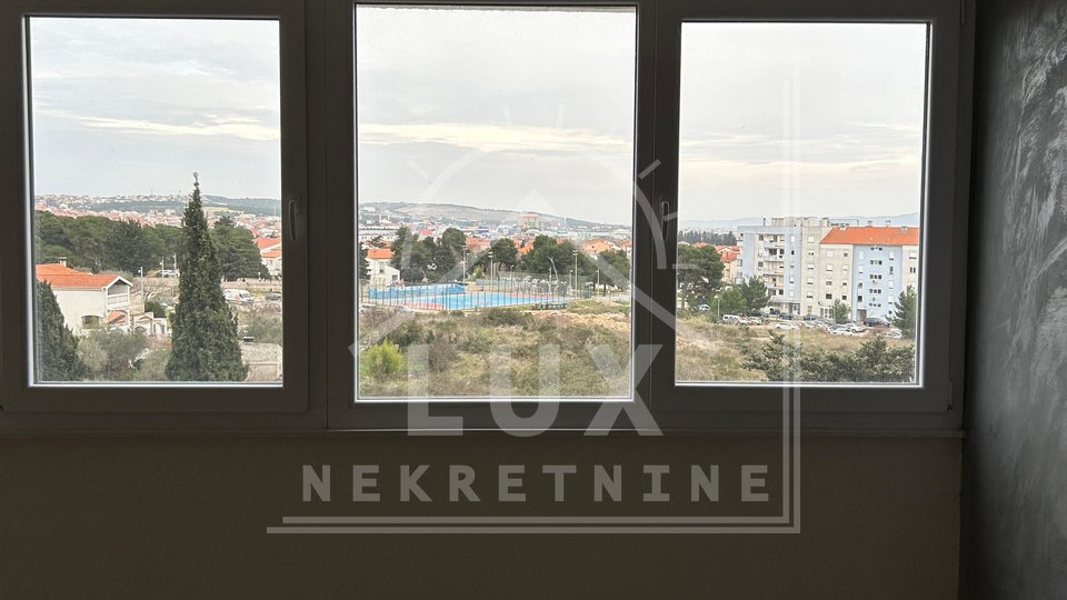 Komplett renovierte Wohnung, zwei Schlafzimmer, Zadar, Bulevar, zu verkaufen